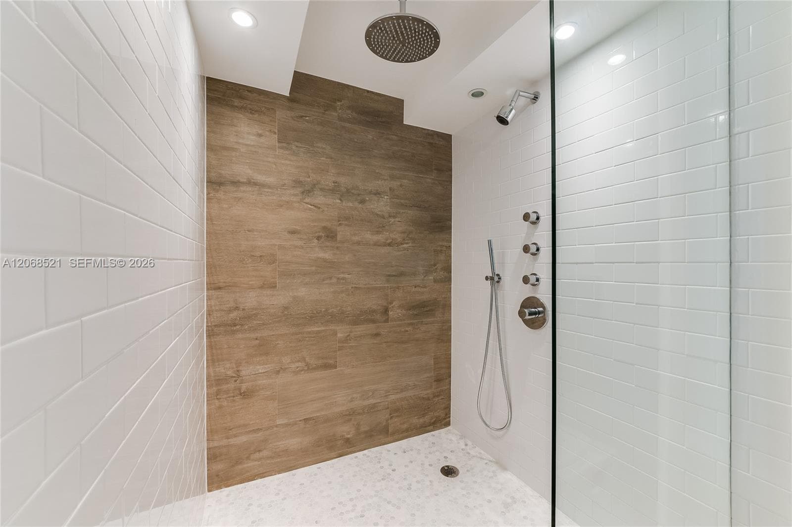 11 Island Ave 1111 photo 16