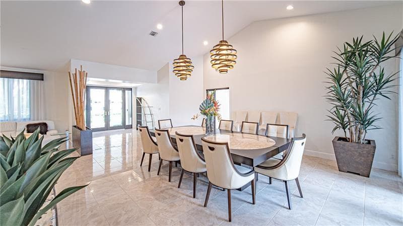 50 BAY COLONY Drive photo 5