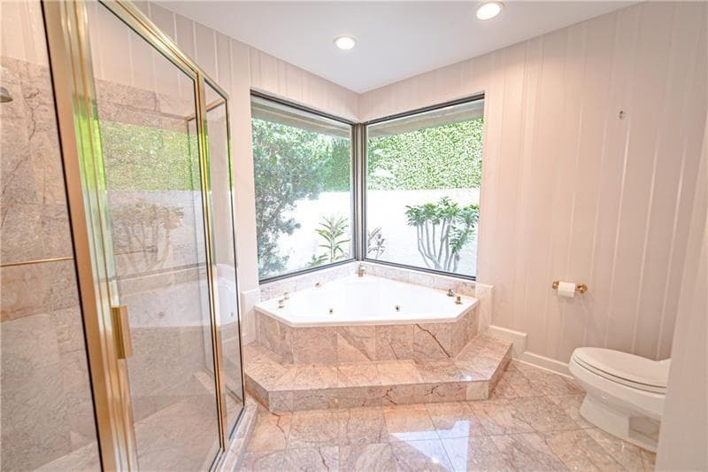 50 BAY COLONY Drive photo 14