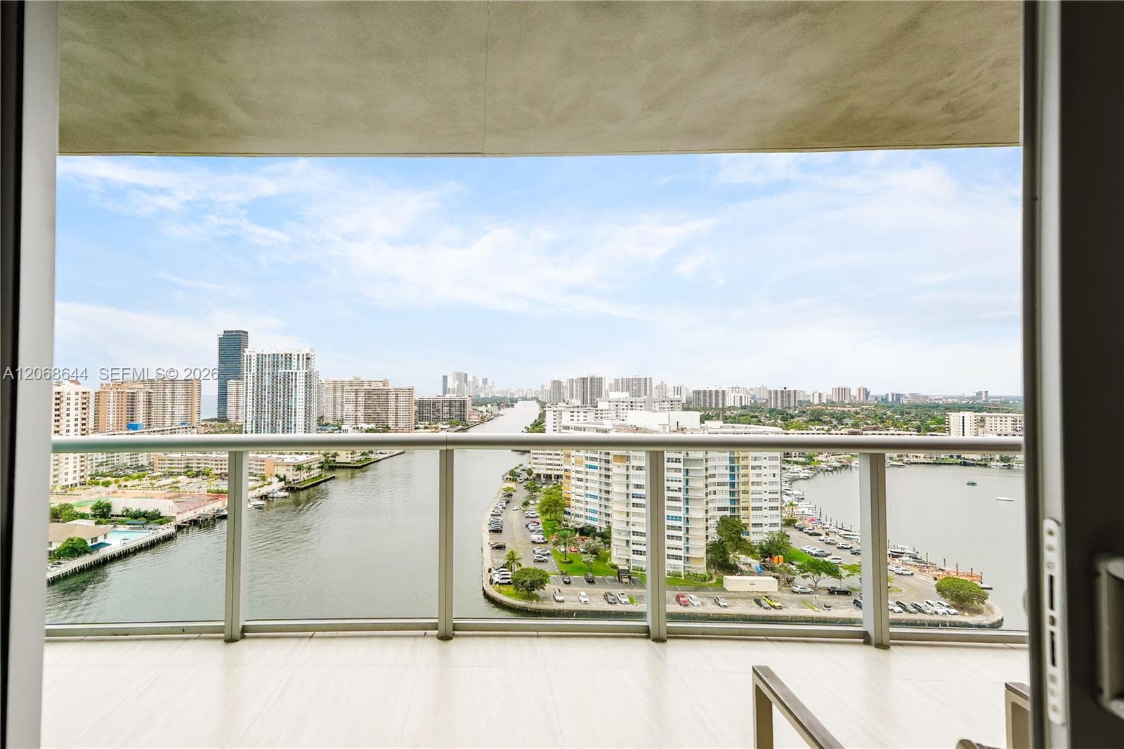 2602 E Hallandale Beach Blvd R1905 photo 23