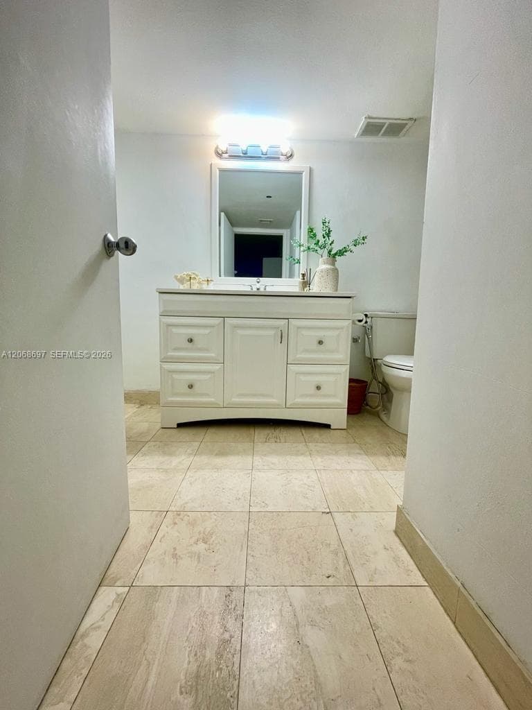 3600 Mystic Pointe dr 1010 photo 11