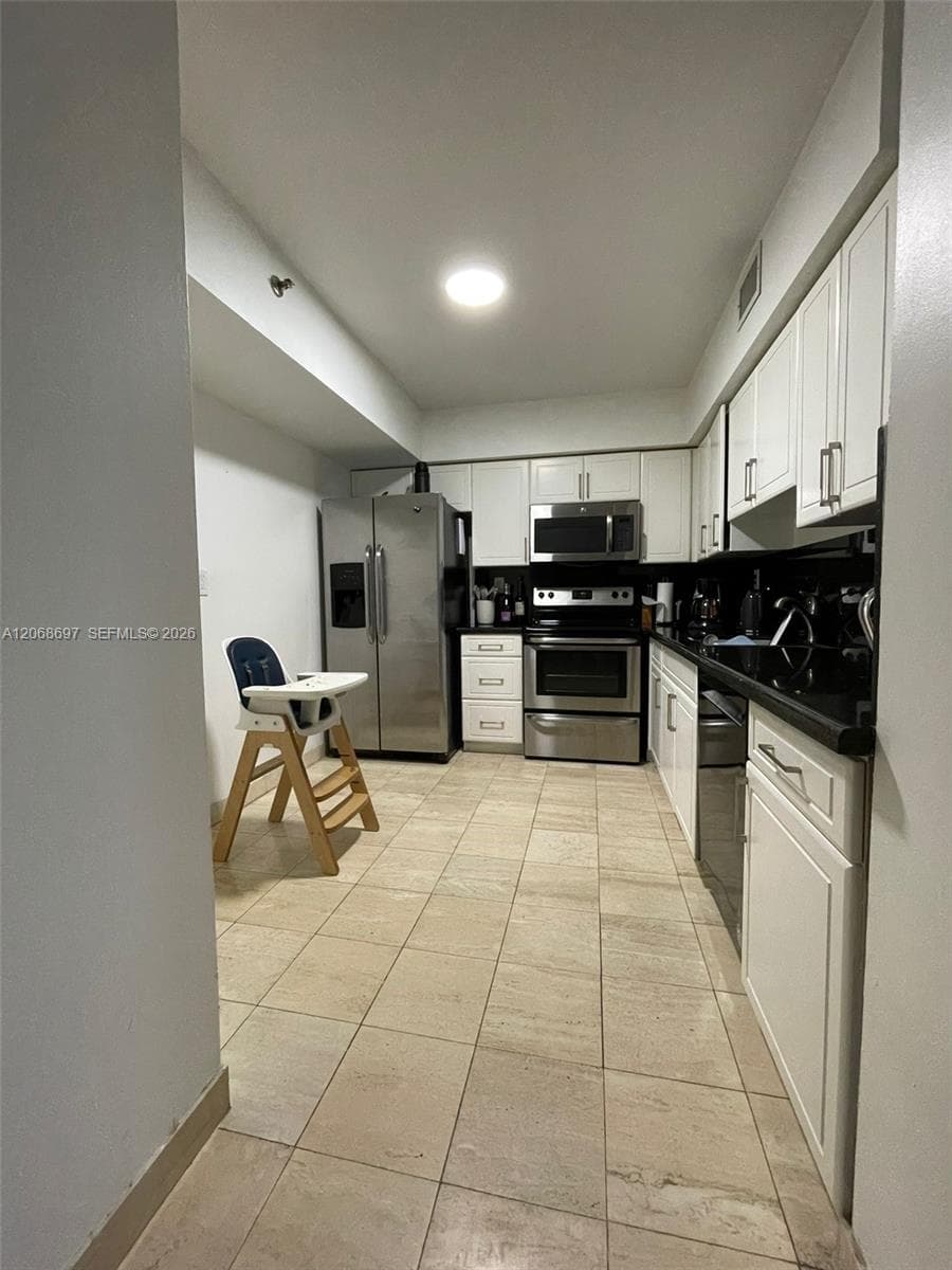 3600 Mystic Pointe dr 1010 photo 4