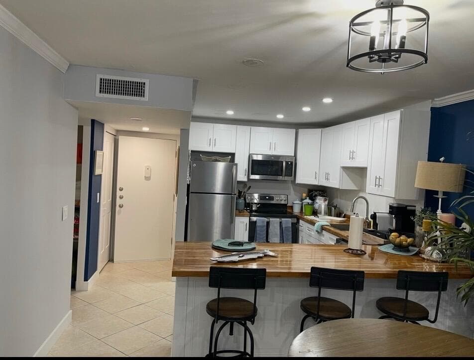 1516 S LAKESIDE Drive 107 photo 3