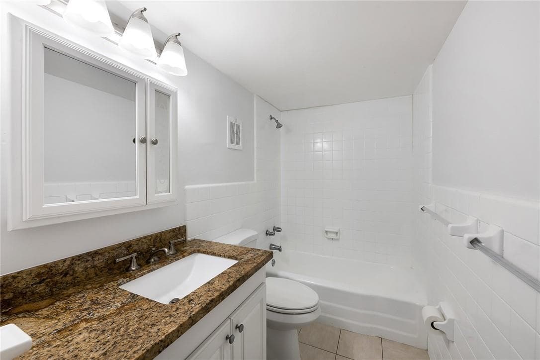 815 Middle River Drive 205 photo 14