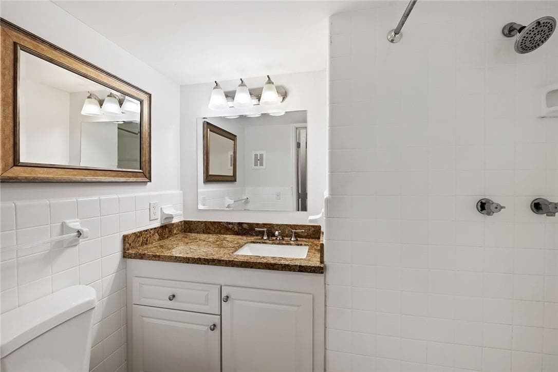 815 Middle River Drive 205 photo 19
