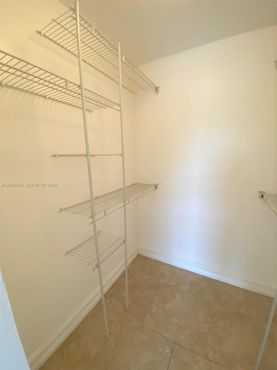 2761 Taft St 405 photo 13