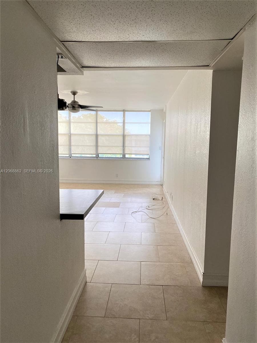 2761 Taft St 405 photo 4