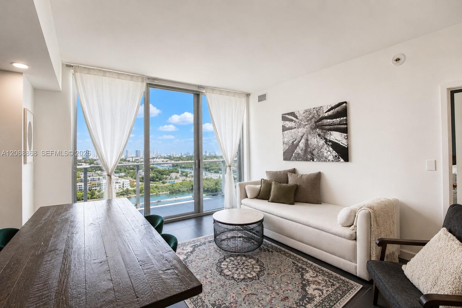 16385 Biscayne Blvd 1920 photo 8