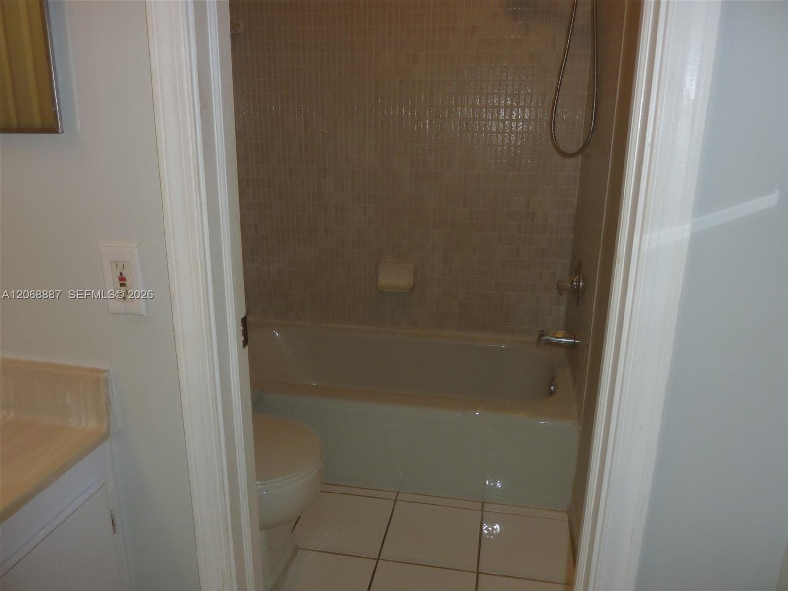 180 Cypress Club Dr 811 photo 23