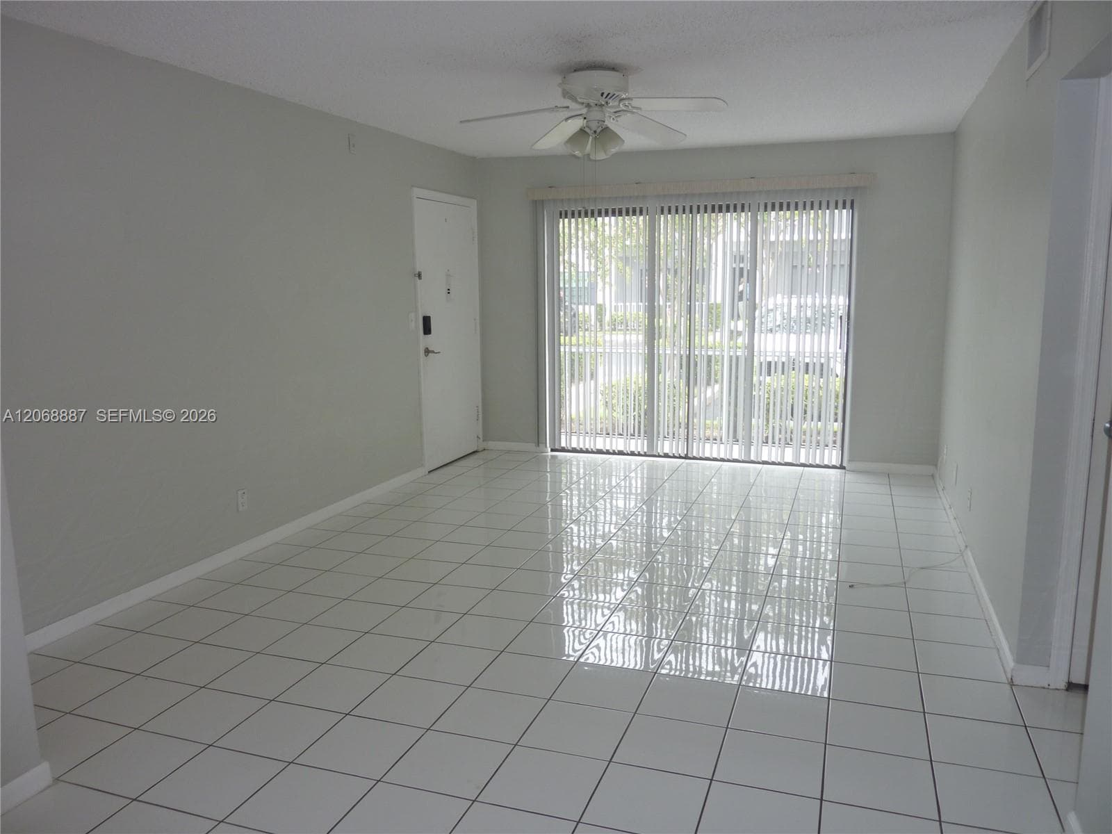 180 Cypress Club Dr 811 photo 6