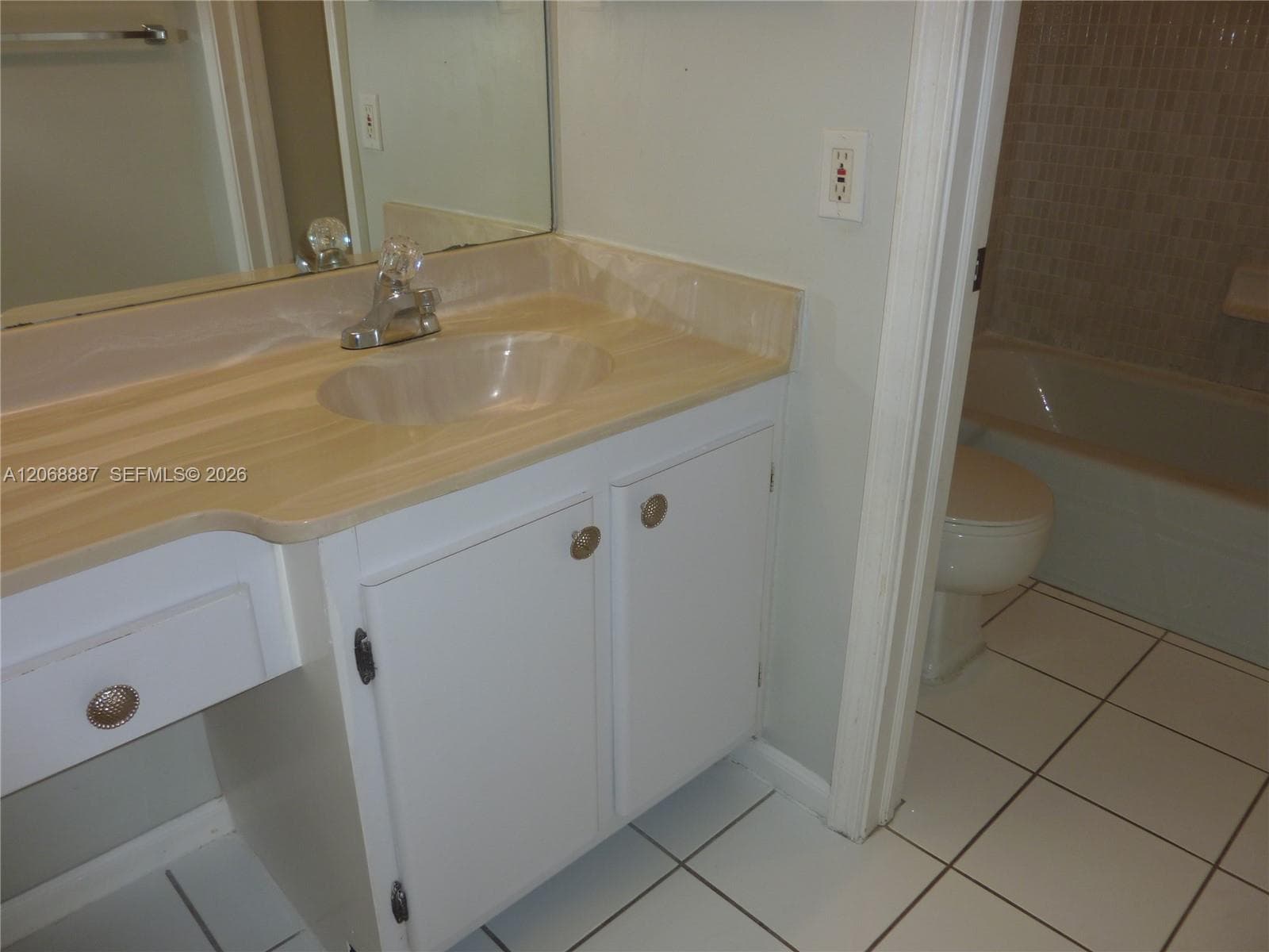 180 Cypress Club Dr 811 photo 22