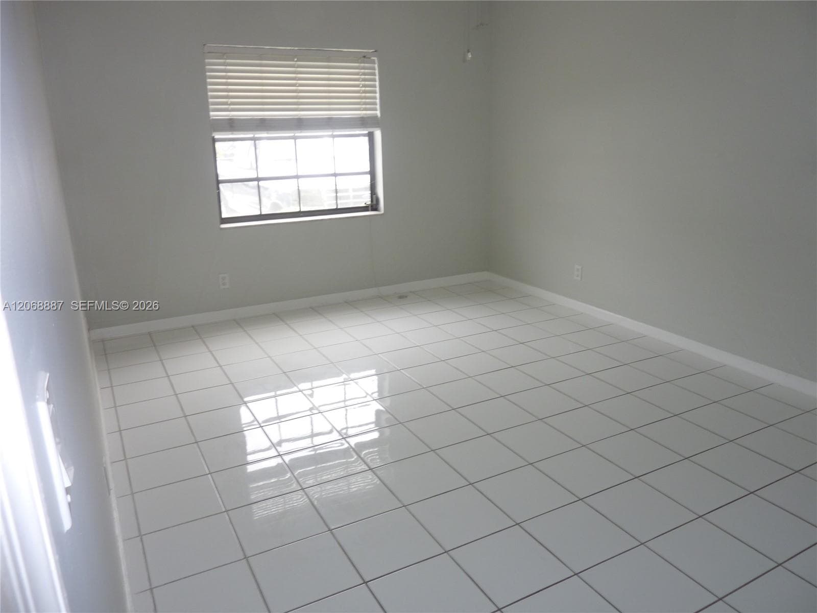 180 Cypress Club Dr 811 photo 18