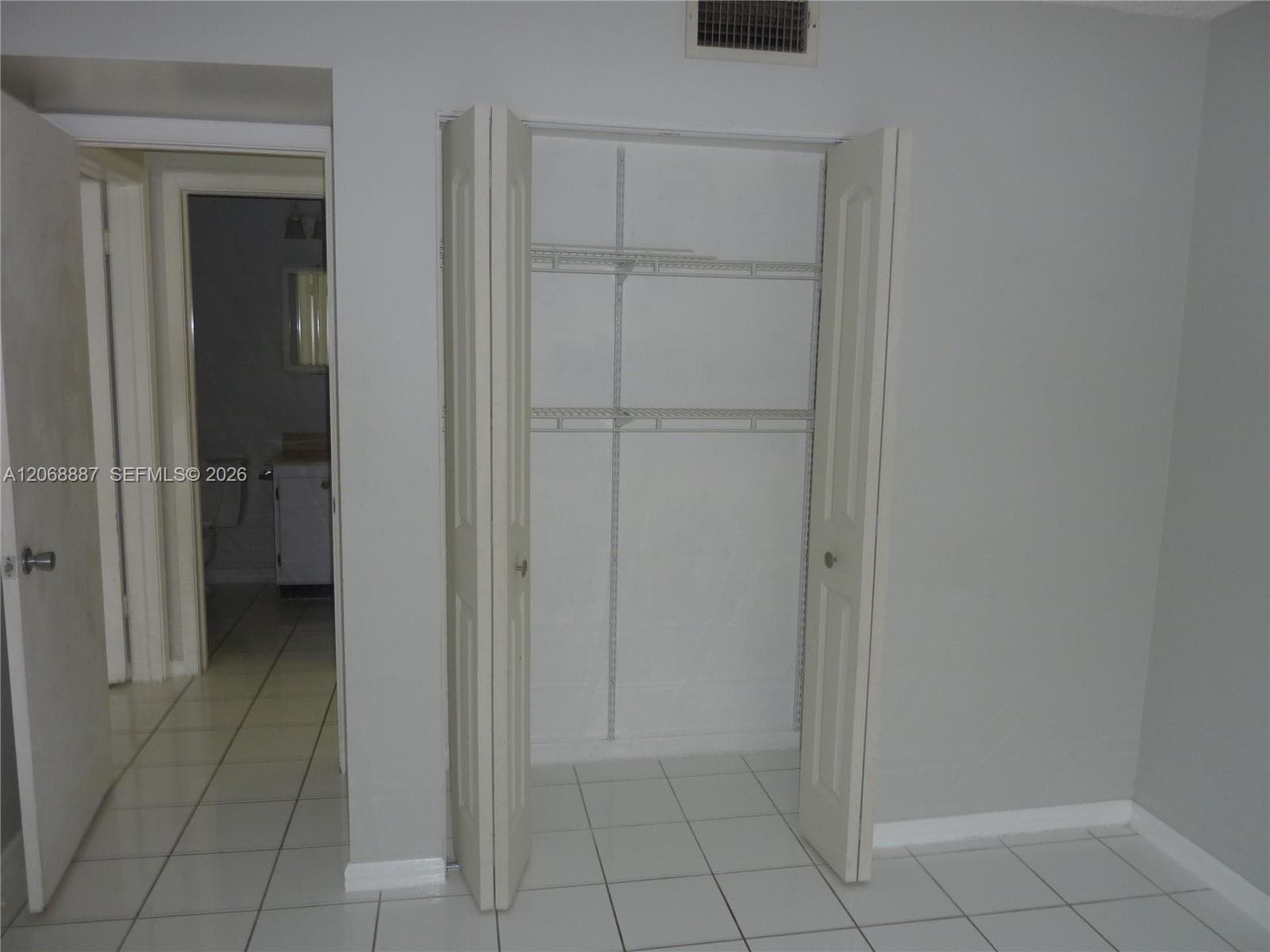 180 Cypress Club Dr 811 photo 15