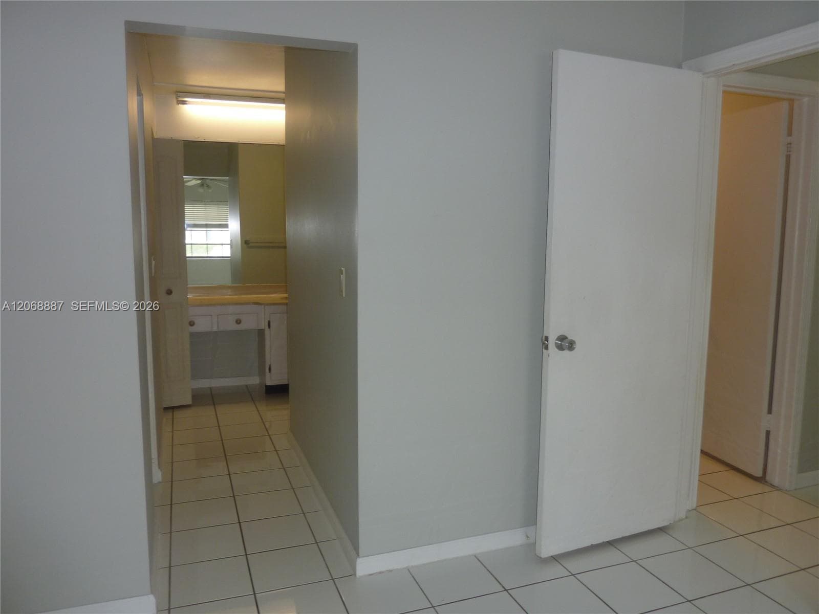 180 Cypress Club Dr 811 photo 19