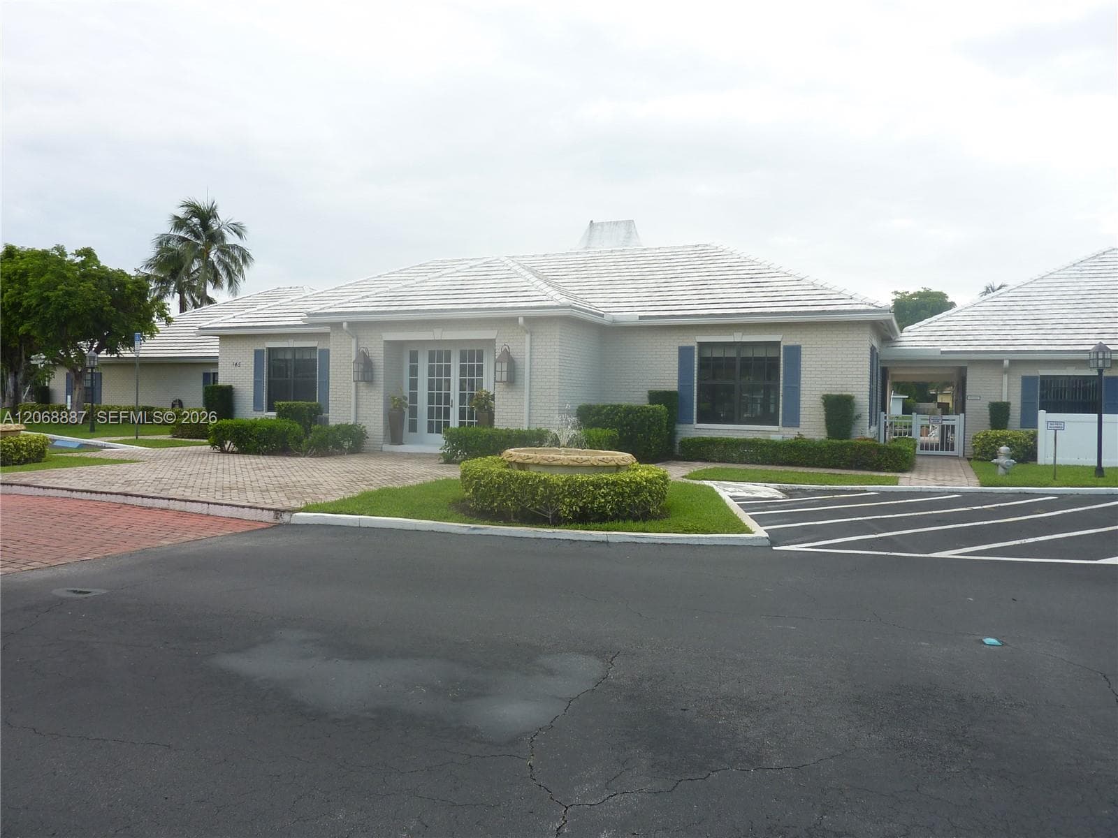 180 Cypress Club Dr 811 photo 25