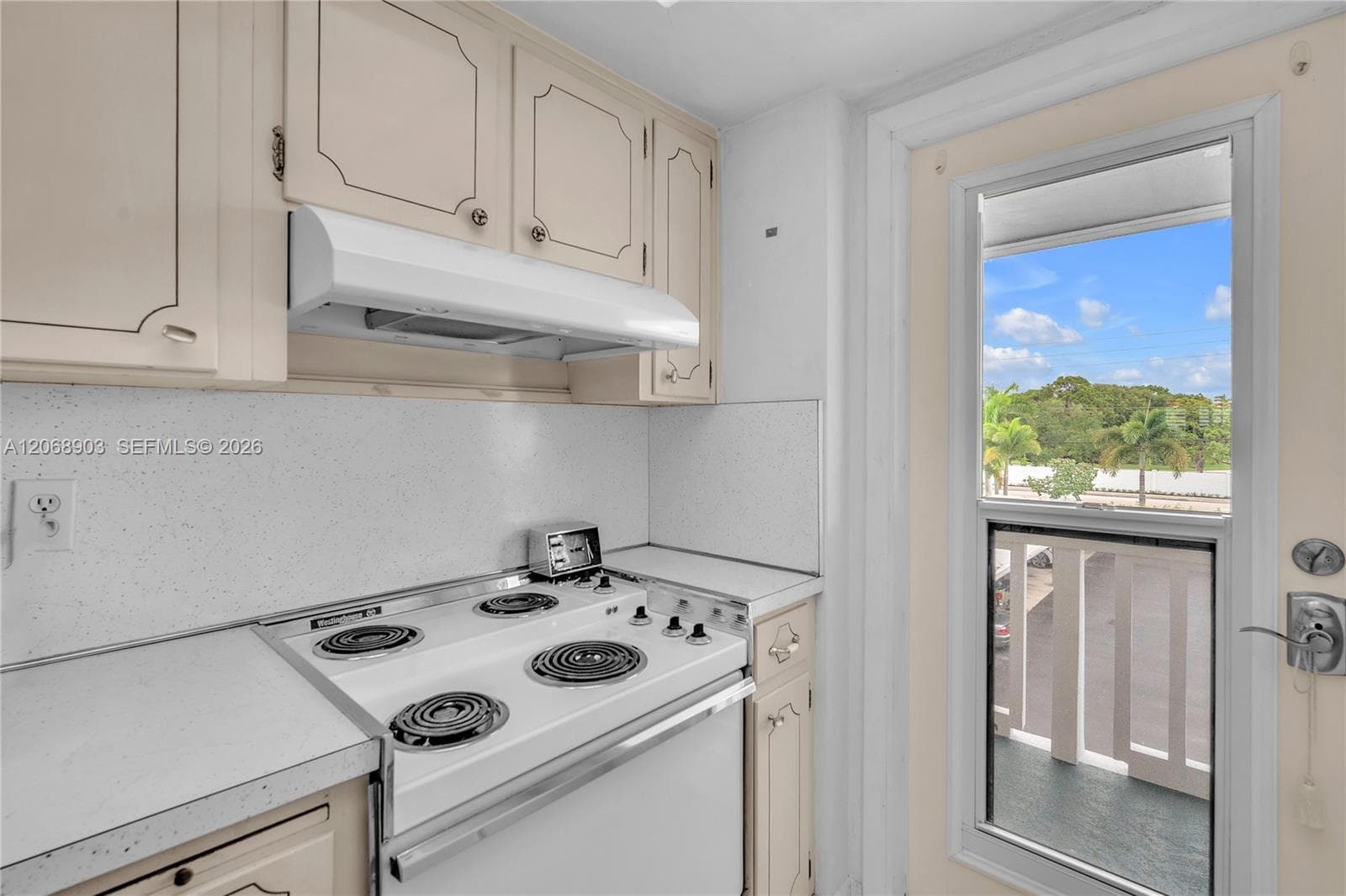 1100 SW 12th St 309 photo 20