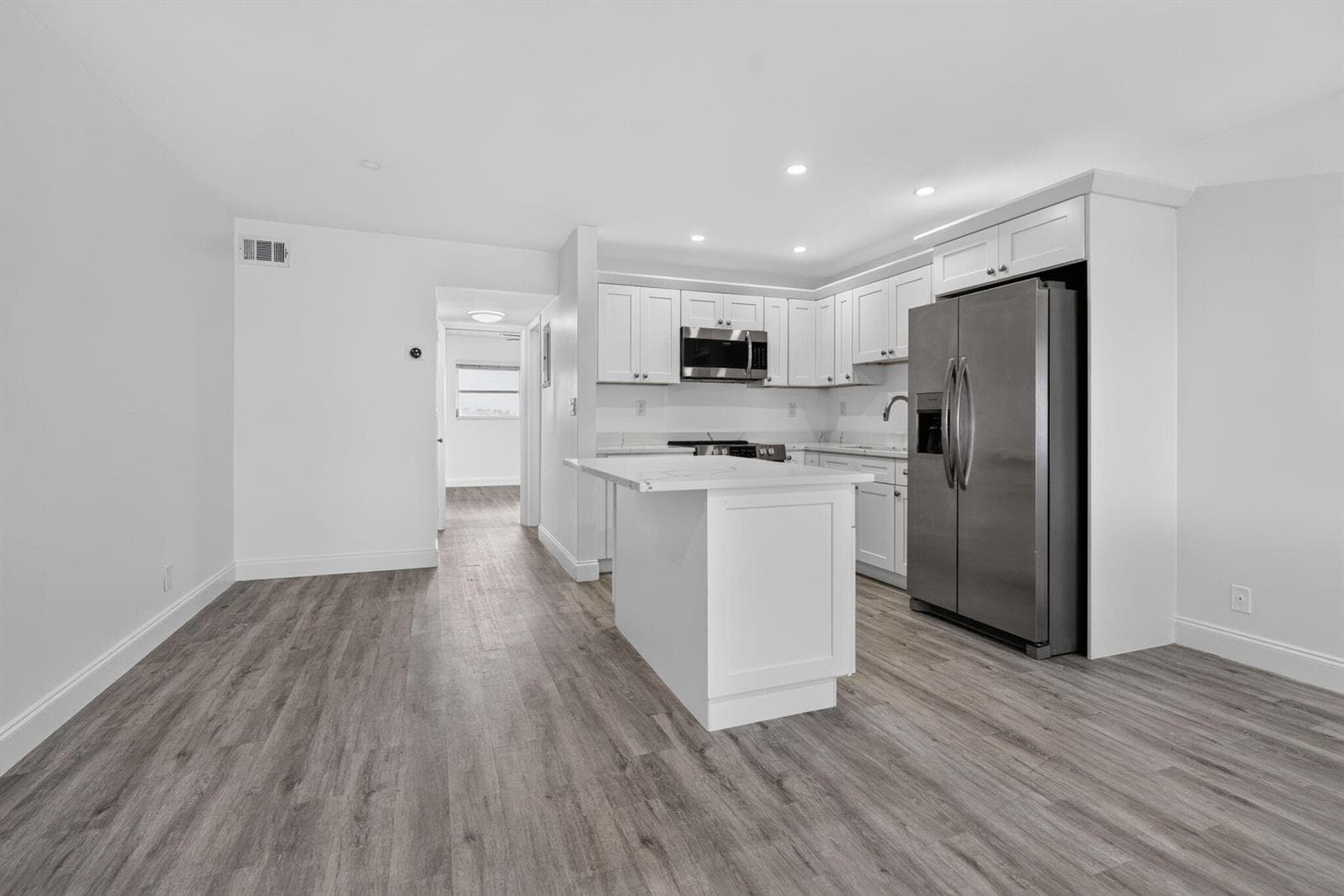 100 SHORE Court 311 photo 11