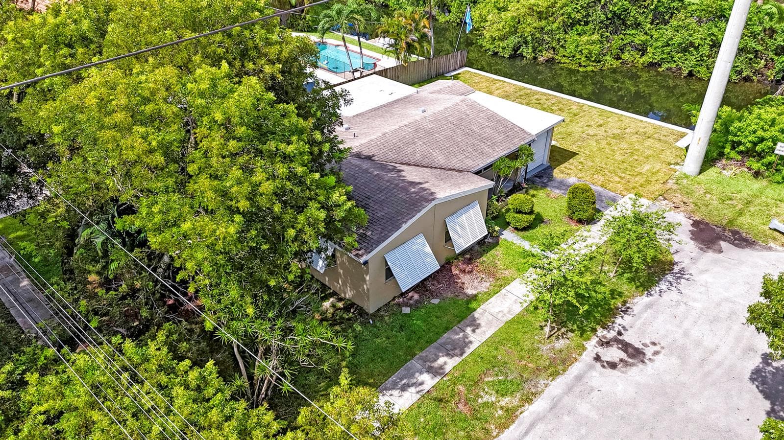 3002 ARTHUR Street photo 1