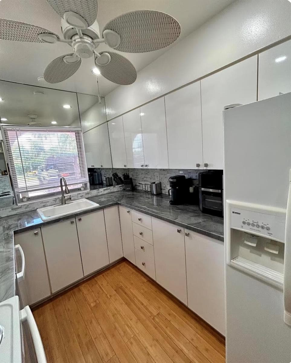 1800 E TERRA MAR Drive photo 11