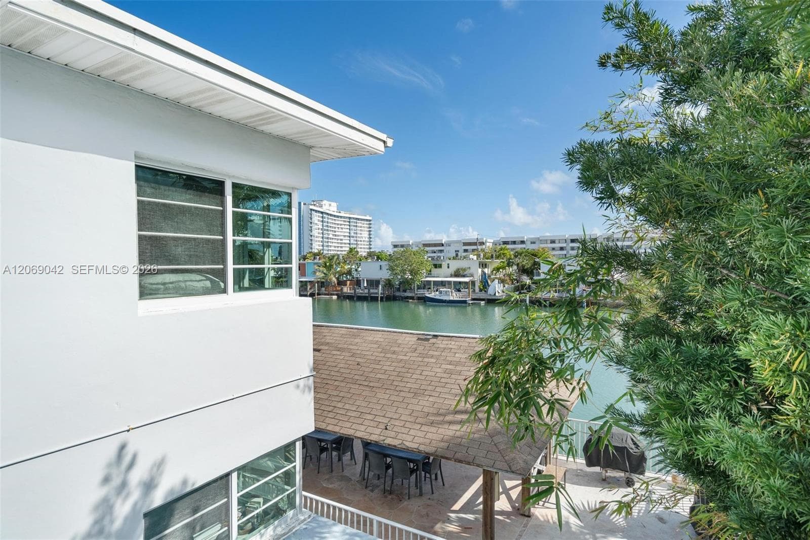 7207 Bay Dr 11 photo 1