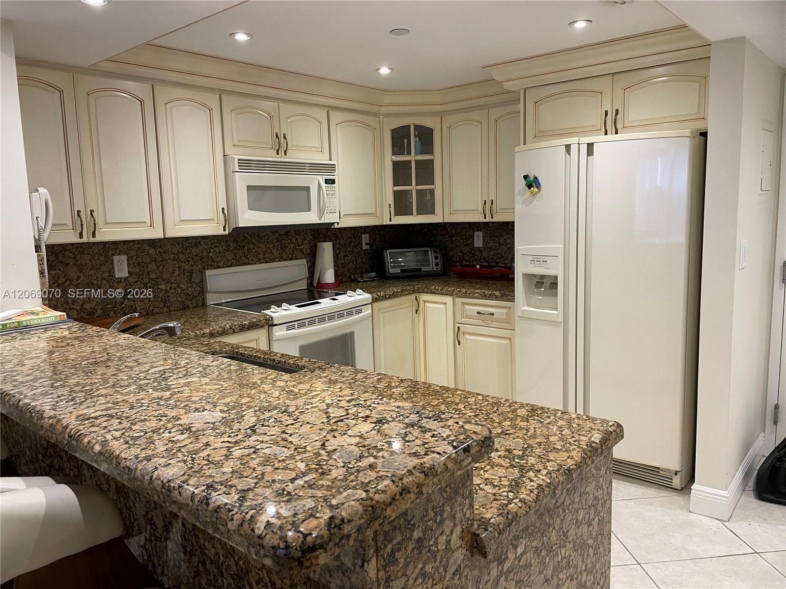 2555 Collins Ave 704 photo 4