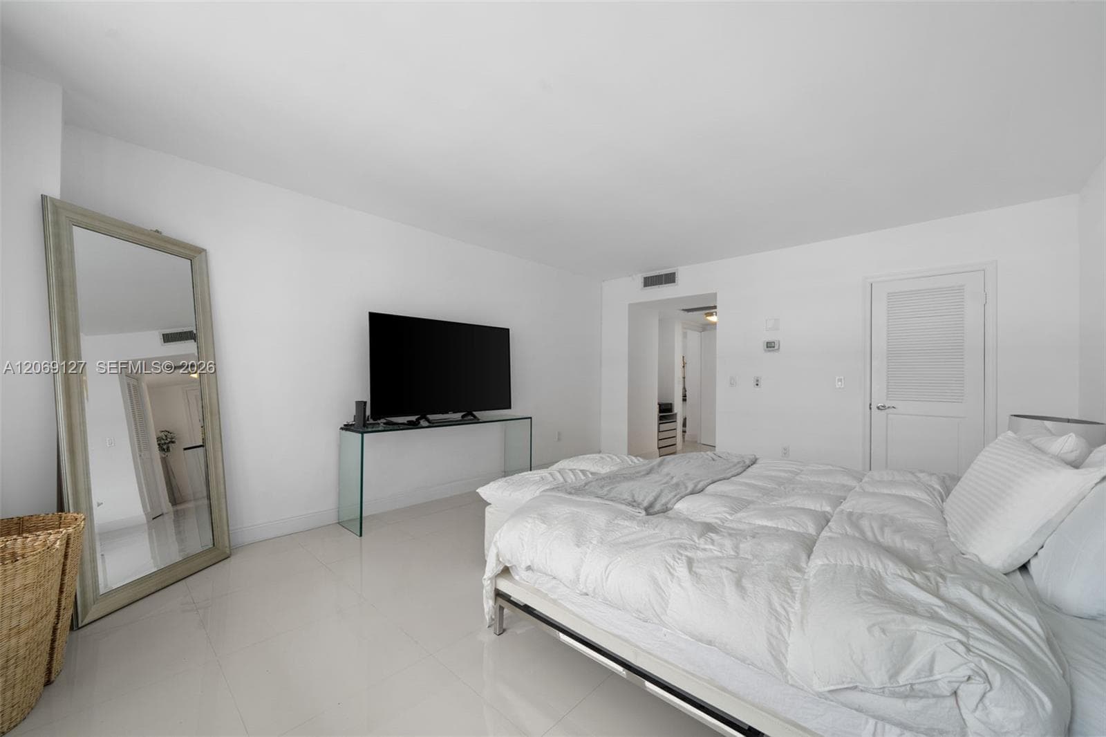 9801 Collins Ave 20V photo 13