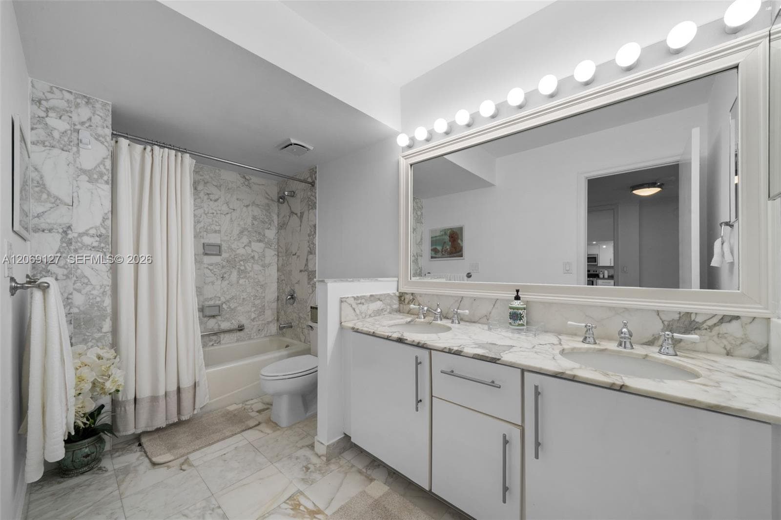 9801 Collins Ave 20V photo 14