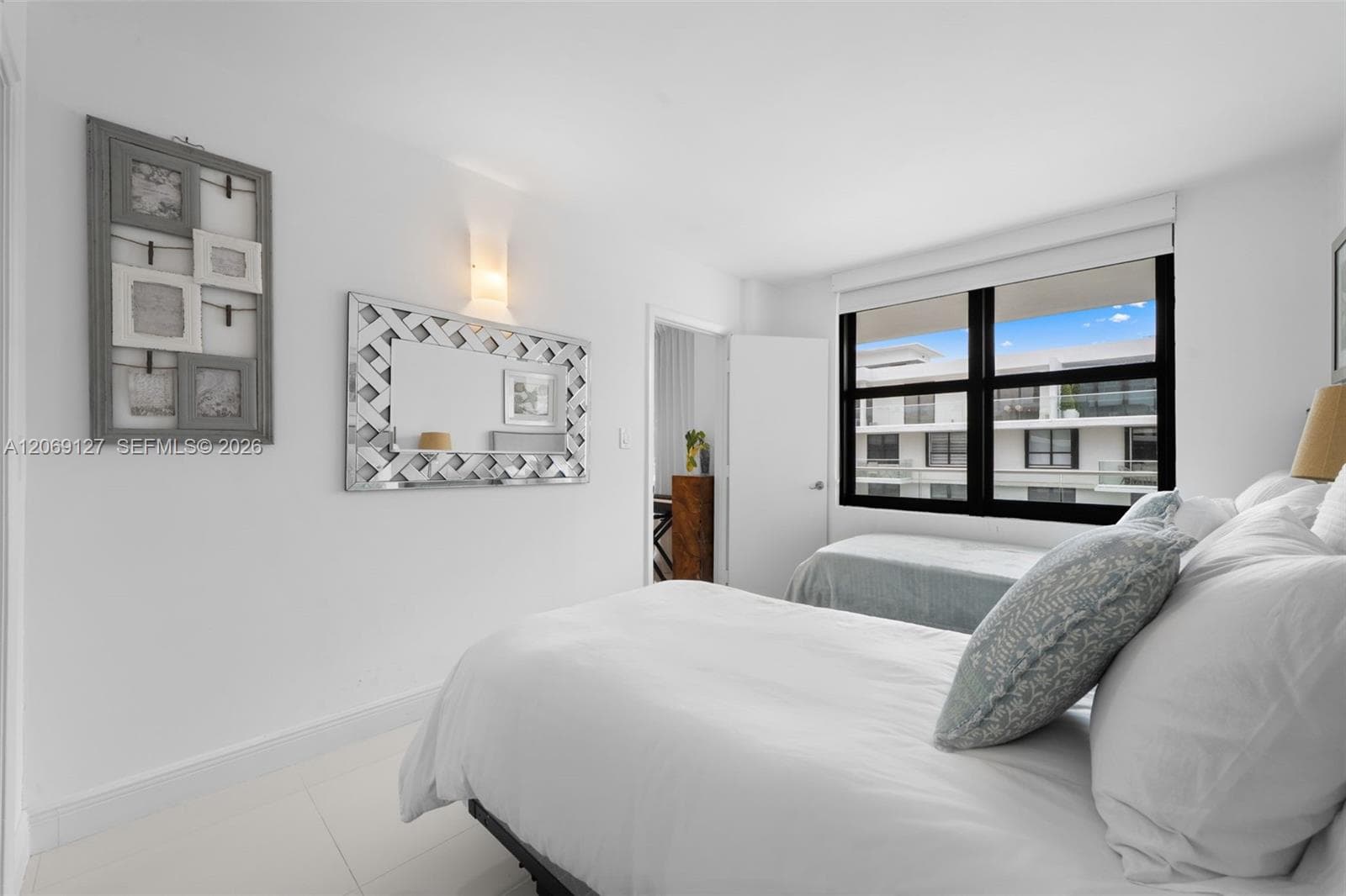 9801 Collins Ave 20V photo 18