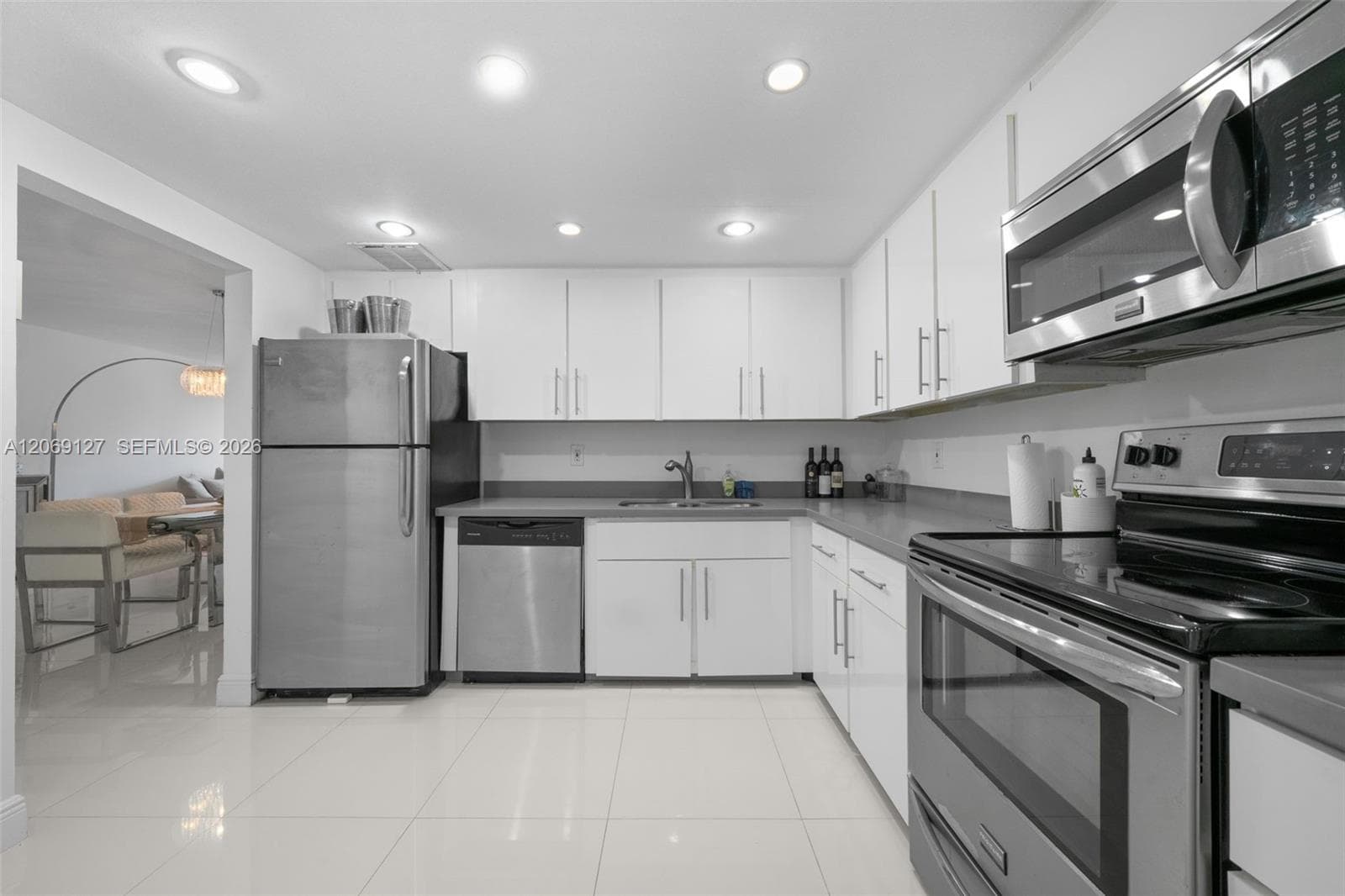 9801 Collins Ave 20V photo 8