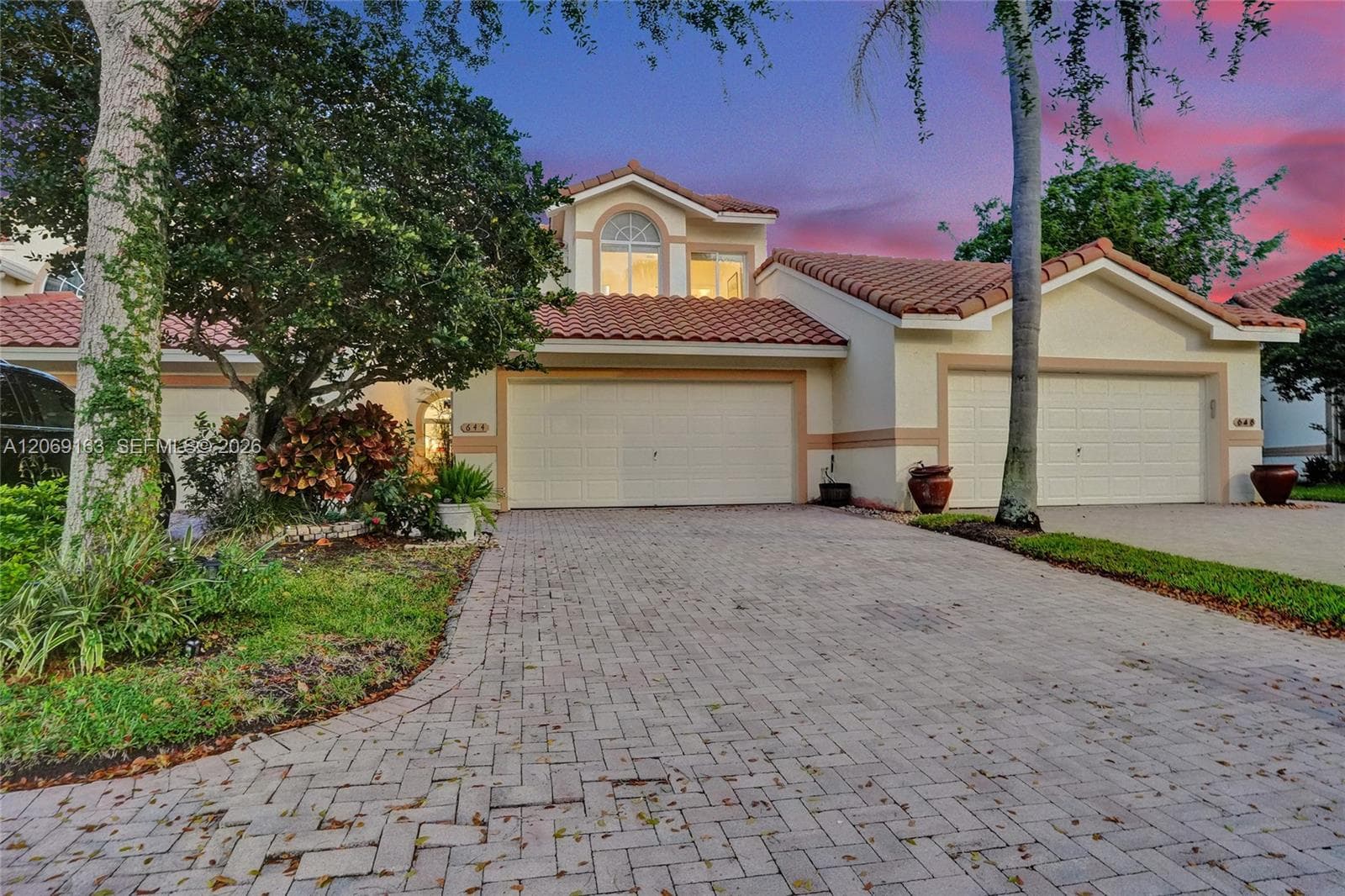 644 W Palm Aire Dr 644 photo 6