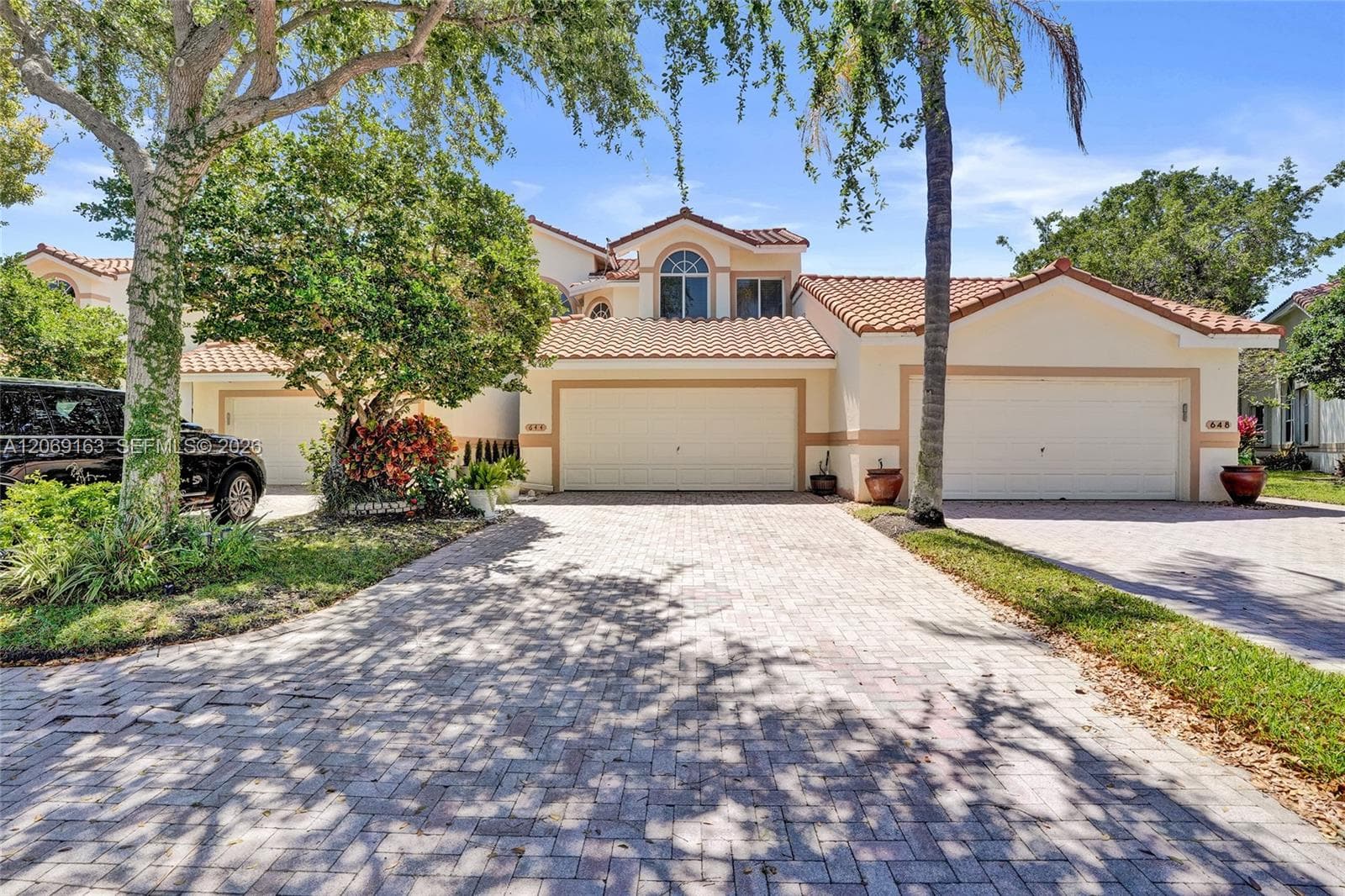 644 W Palm Aire Dr 644 photo 5