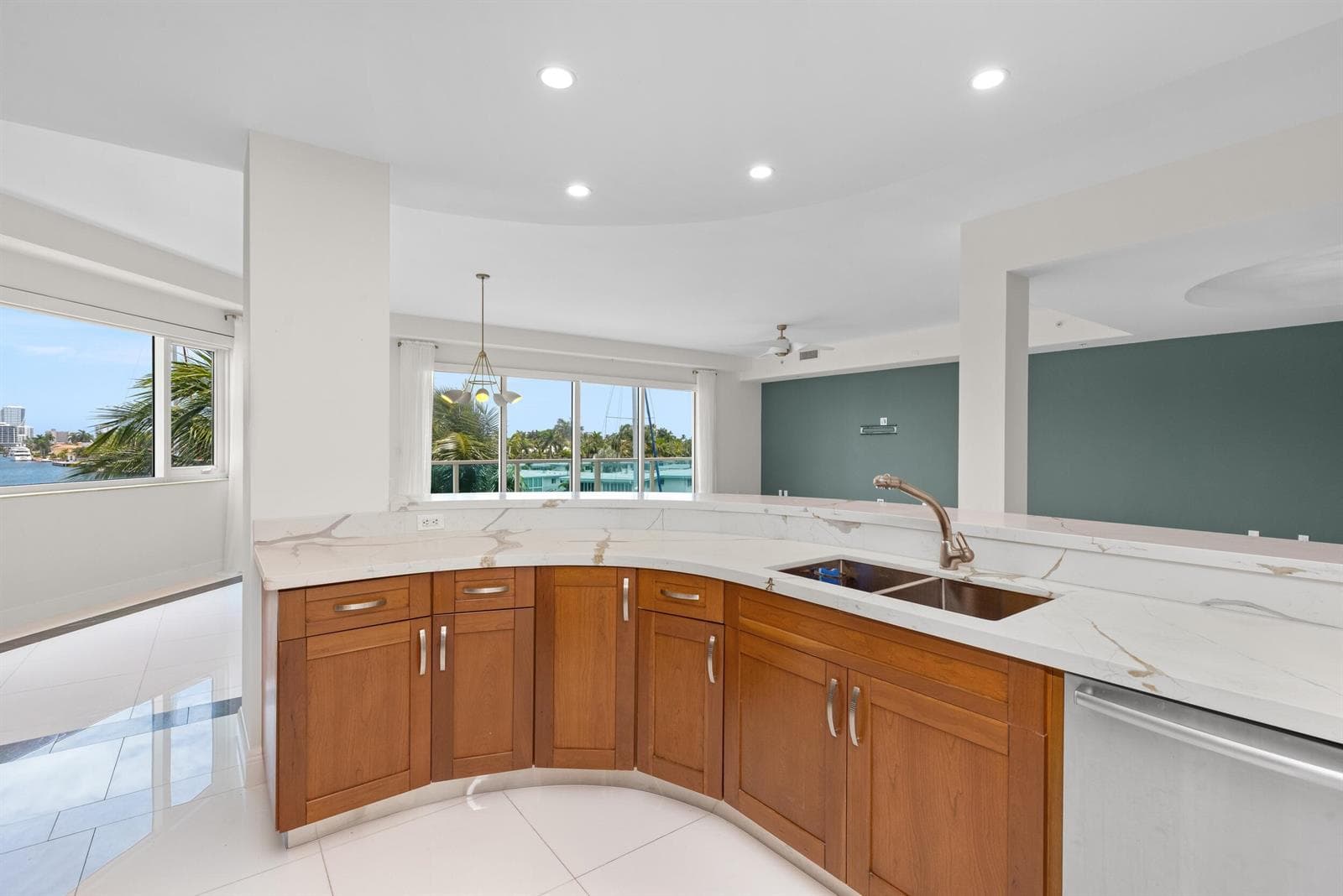 516 HENDRICKS Isle 4A photo 20