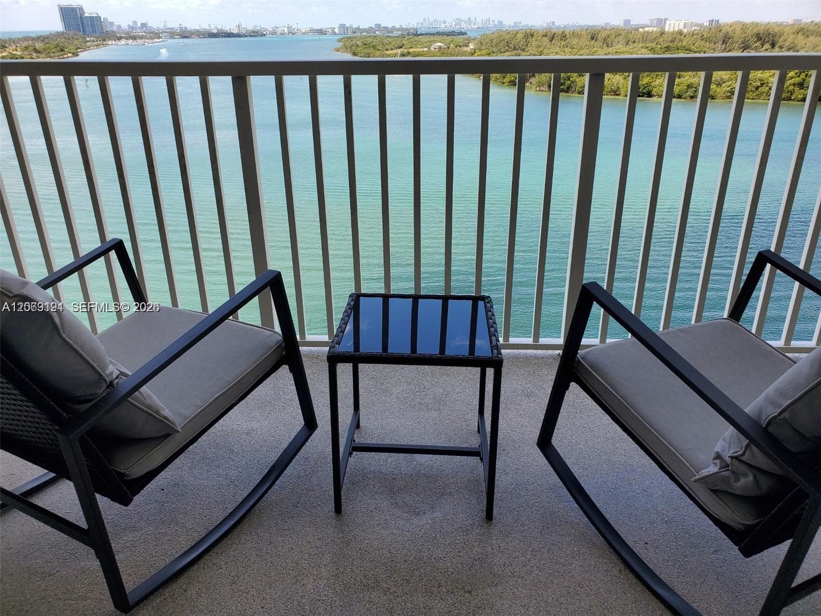 300 Bayview Dr 1102 photo 2