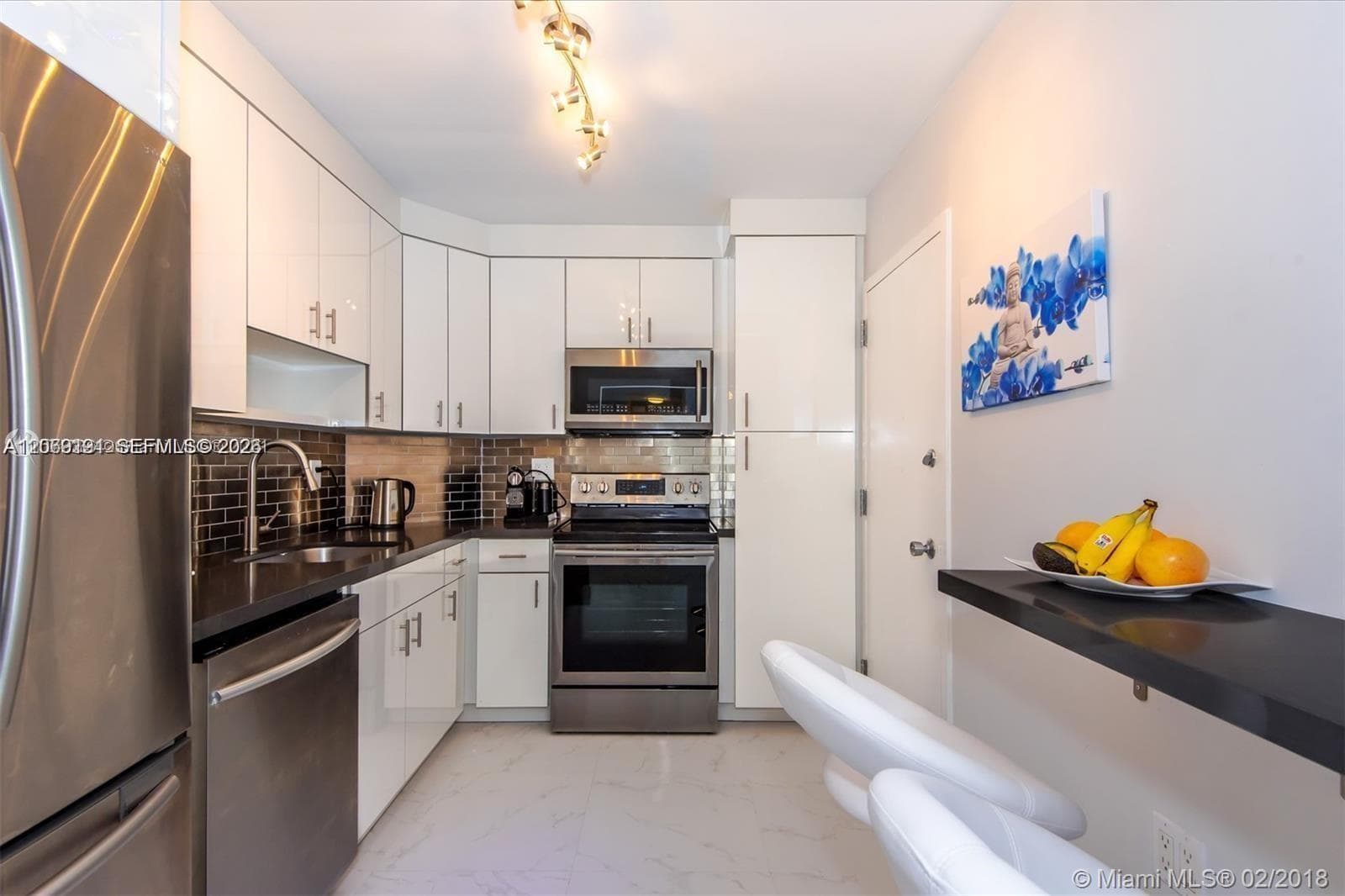 300 Bayview Dr 1102 photo 9