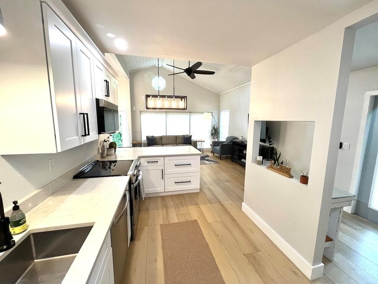 4044 NE Breakwater Drive photo 8