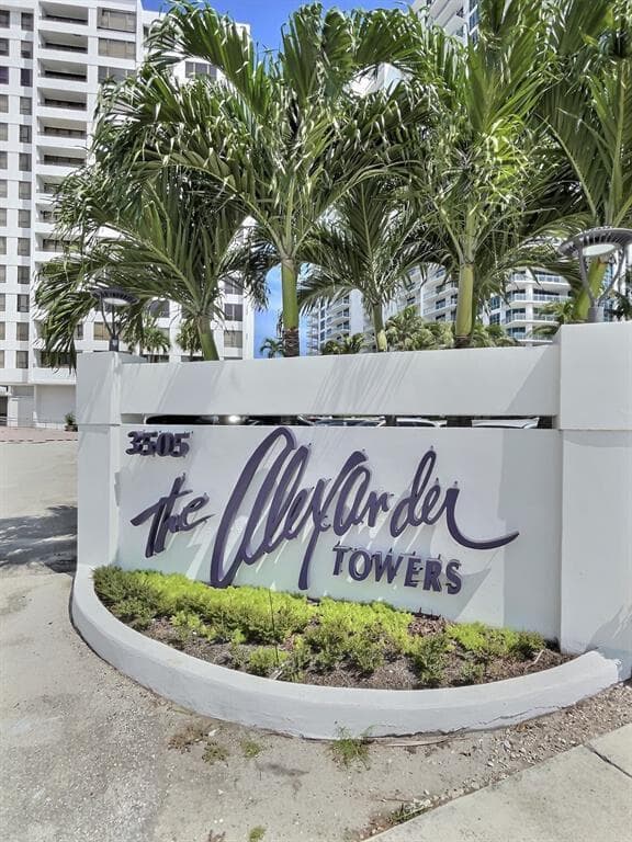 3505 S Ocean Drive 203 photo 2