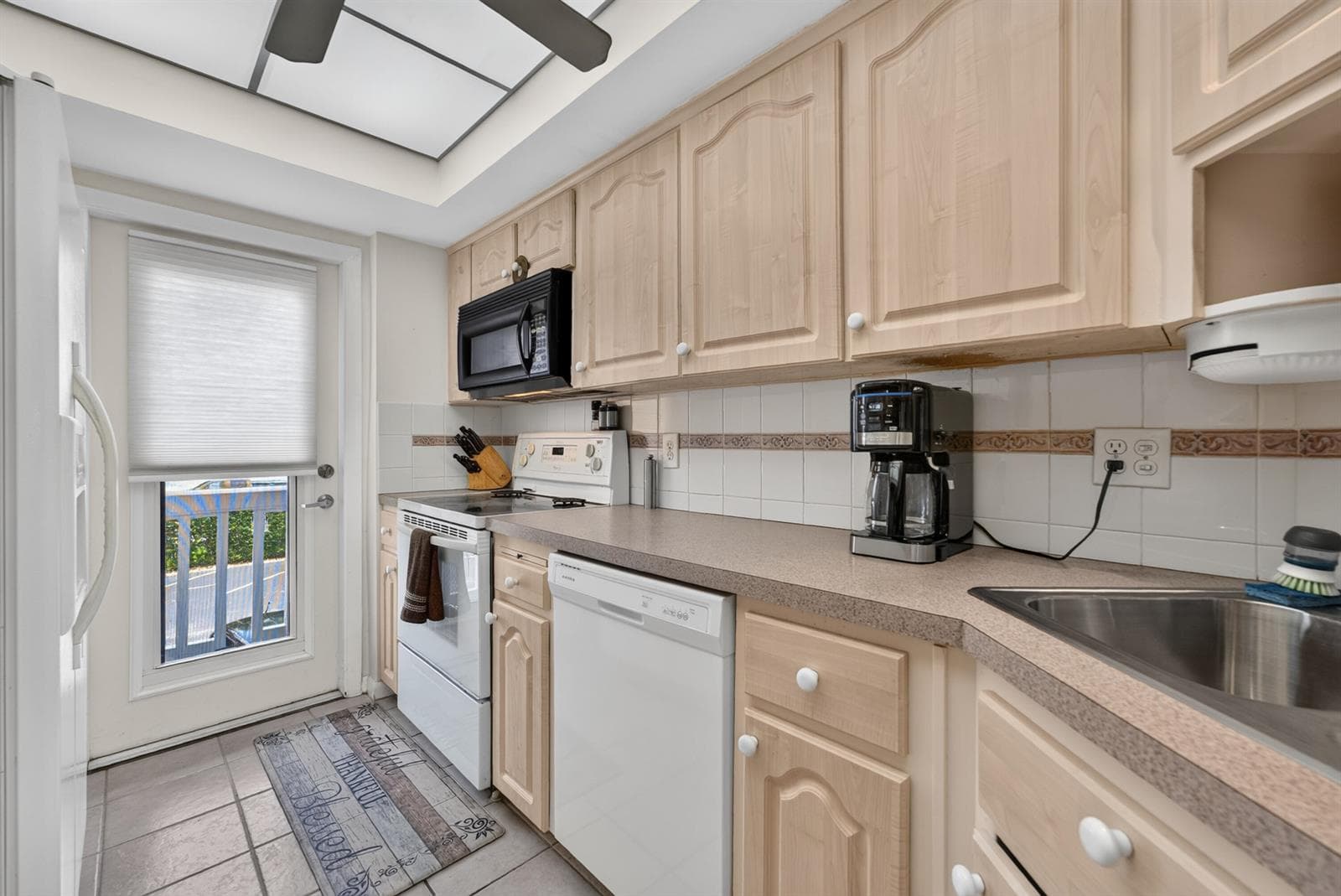 1100 SW 12th Street 208 photo 4