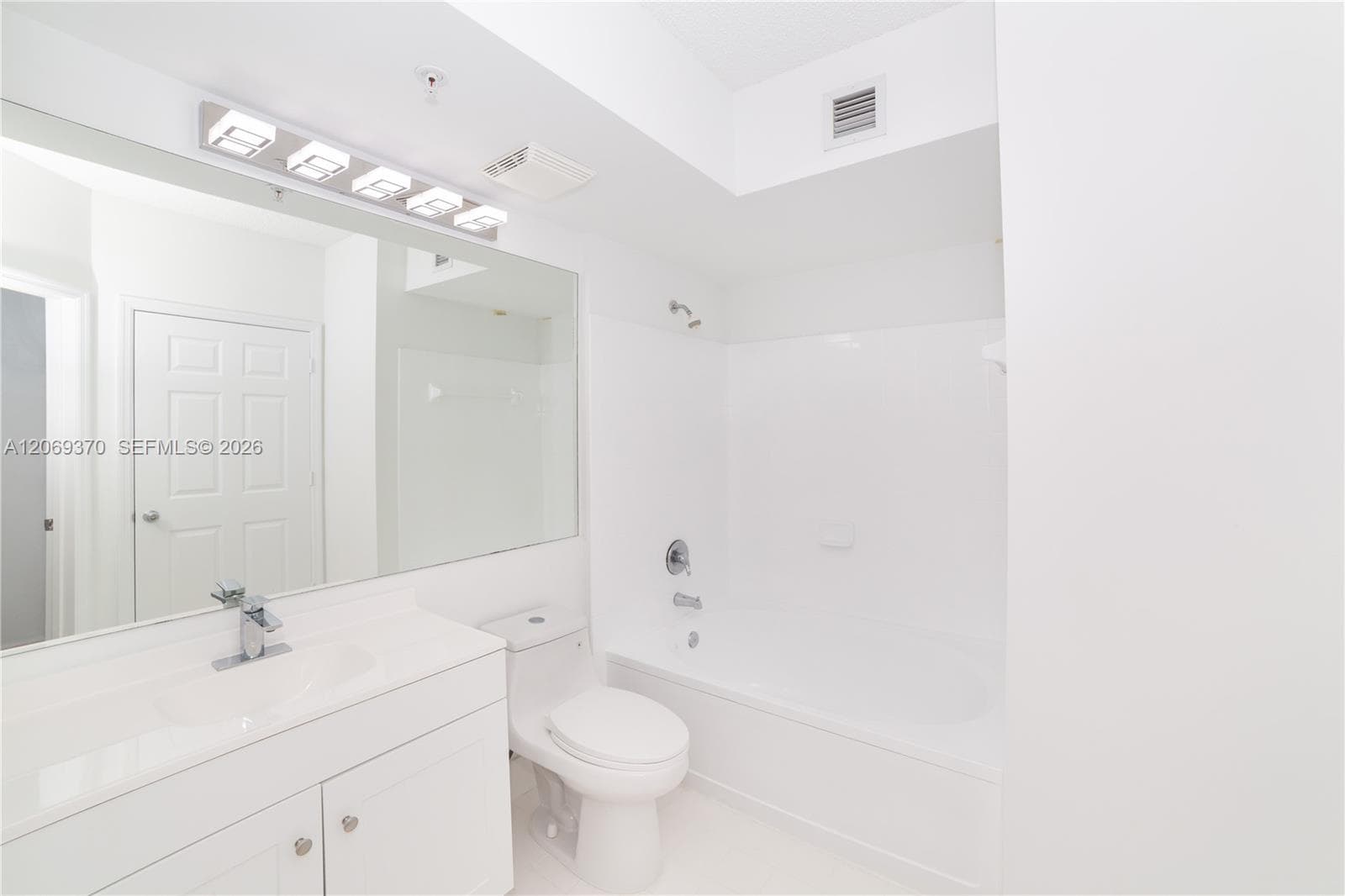 17100 N Bay Rd 1407 photo 17