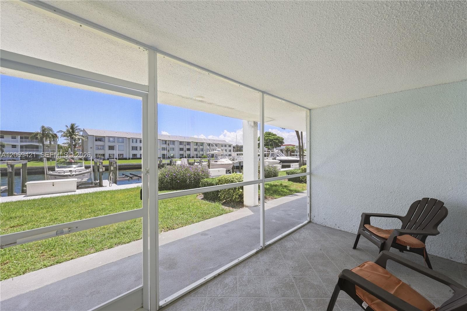 104 Paradise Harbour Blvd 114 photo 2