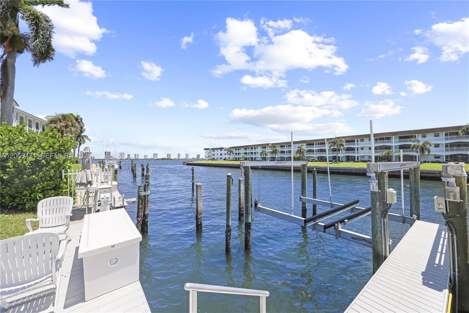 104 Paradise Harbour Blvd 114 photo 22