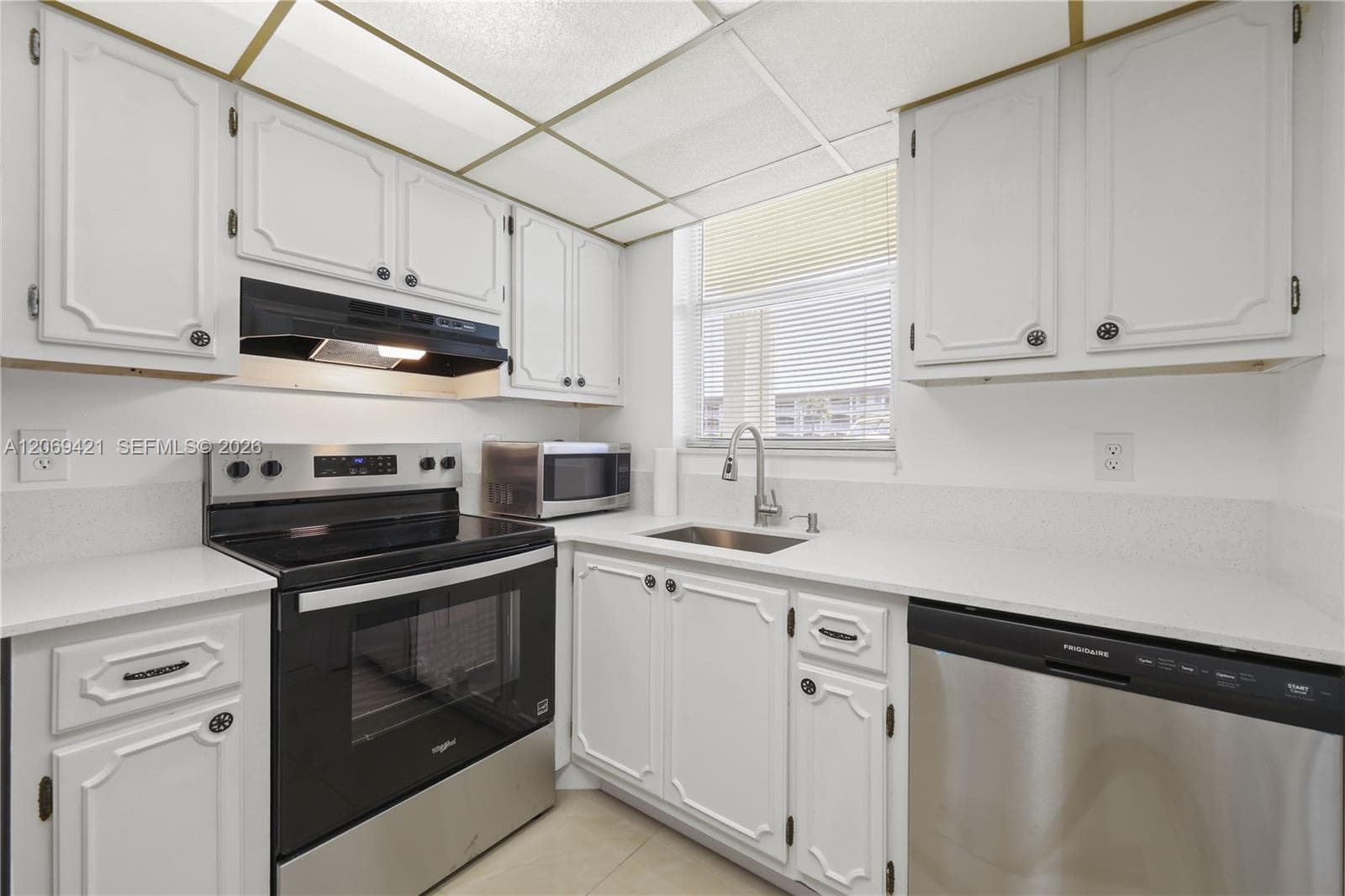 104 Paradise Harbour Blvd 114 photo 5