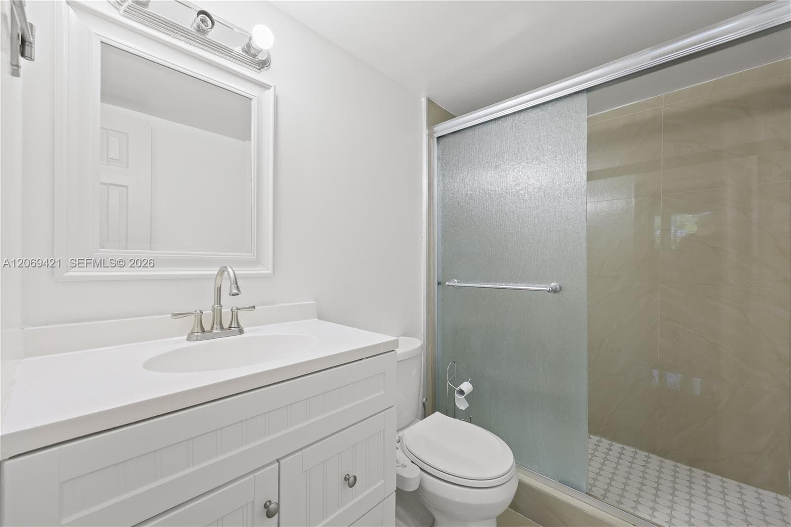 104 Paradise Harbour Blvd 114 photo 20