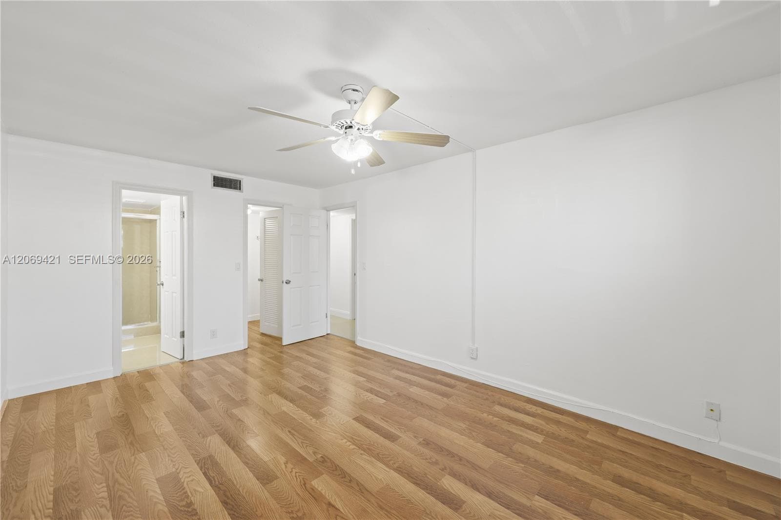 104 Paradise Harbour Blvd 114 photo 14
