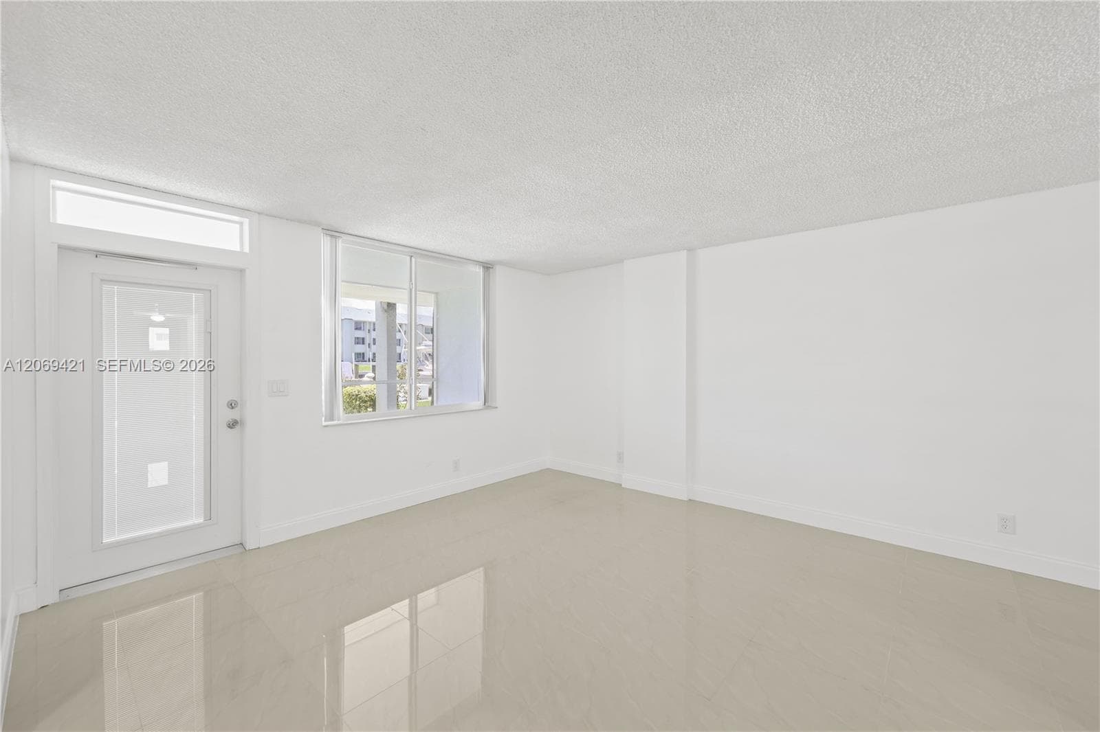 104 Paradise Harbour Blvd 114 photo 11
