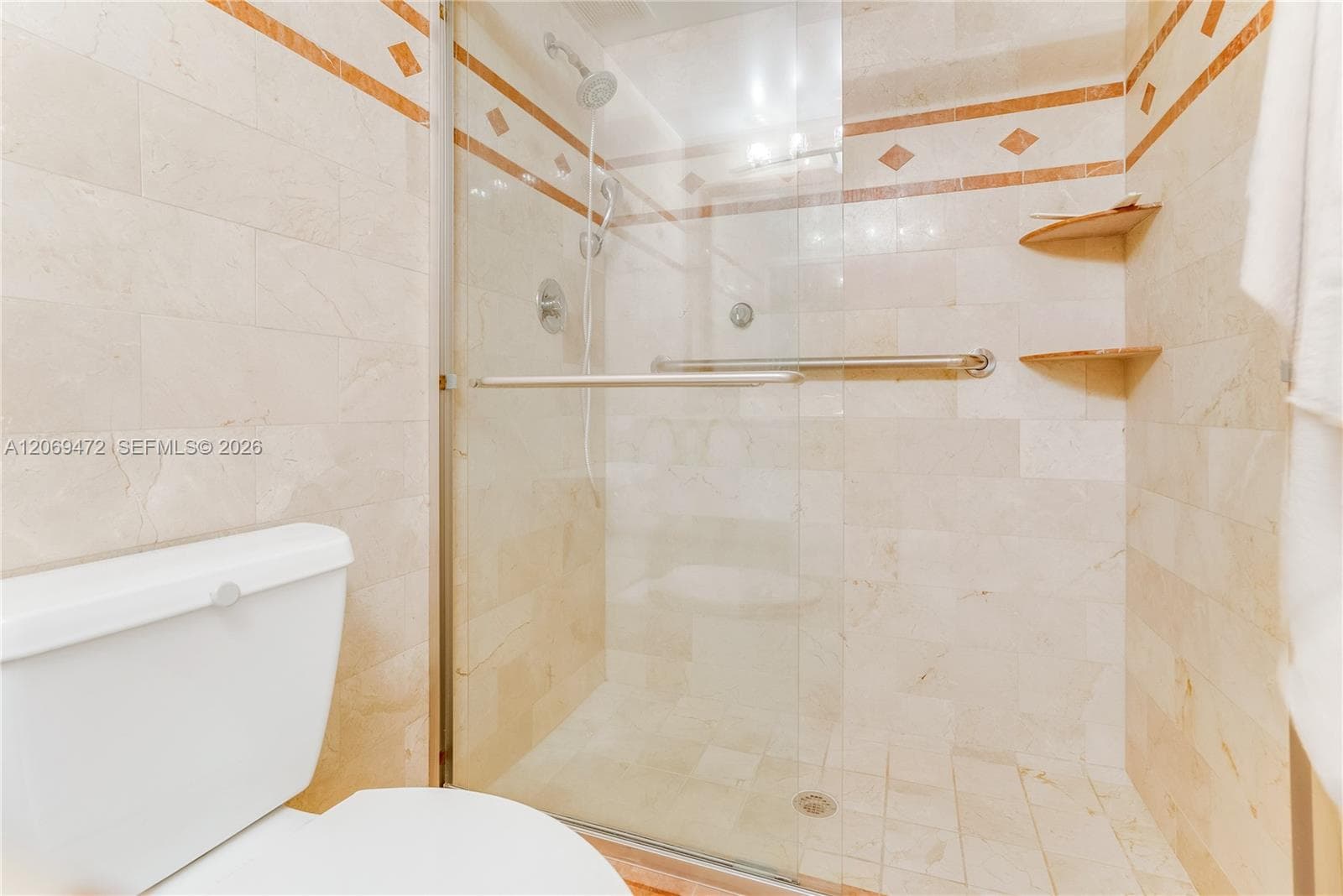 1000 Parkview Dr 614 photo 14