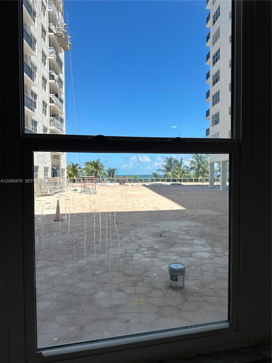 6039 Collins Ave 310 photo 2
