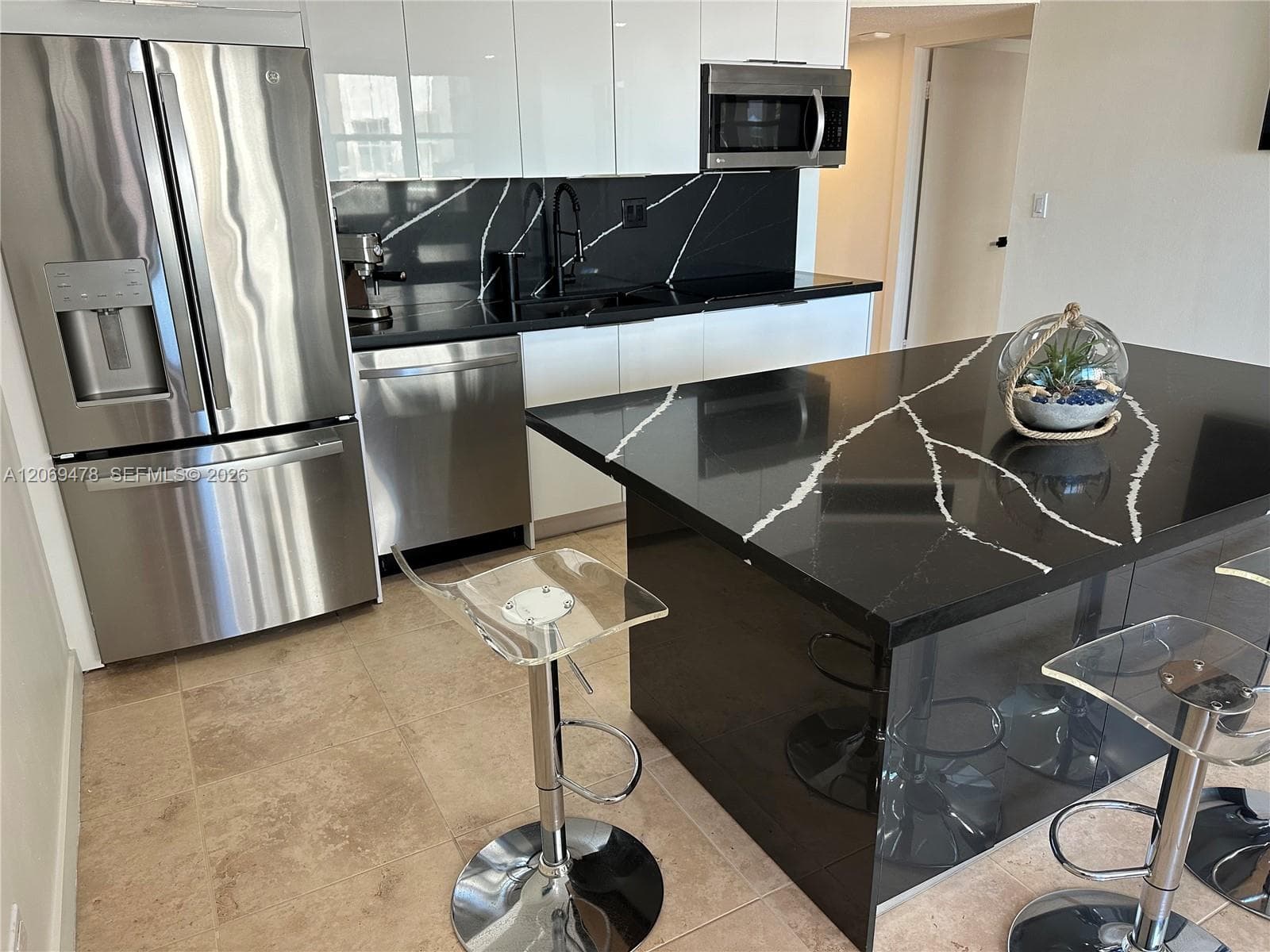 6039 Collins Ave 310 photo 7