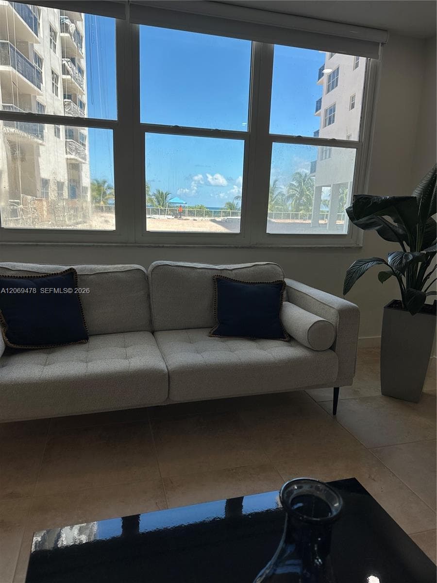 6039 Collins Ave 310 photo 3
