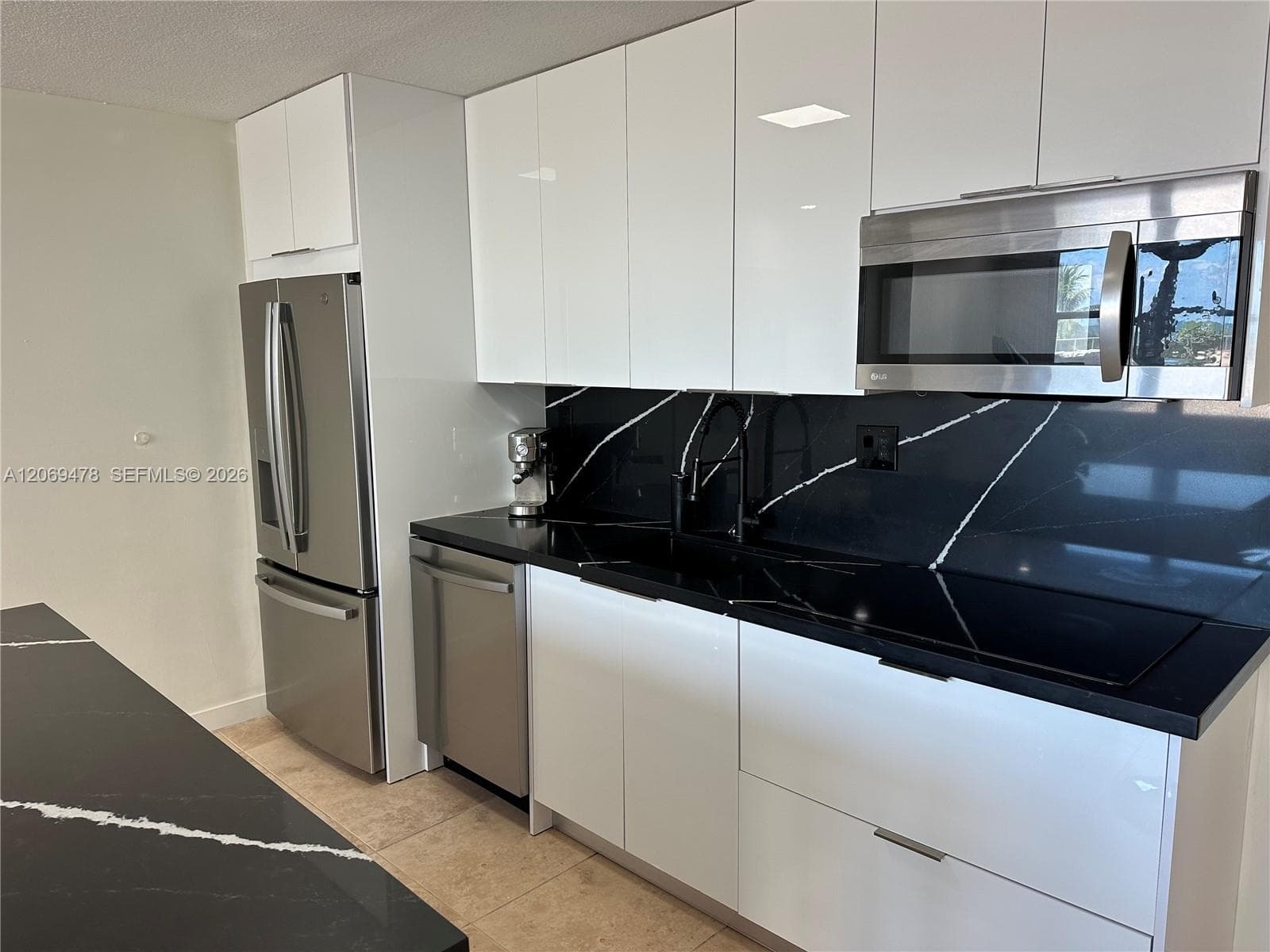 6039 Collins Ave 310 photo 1
