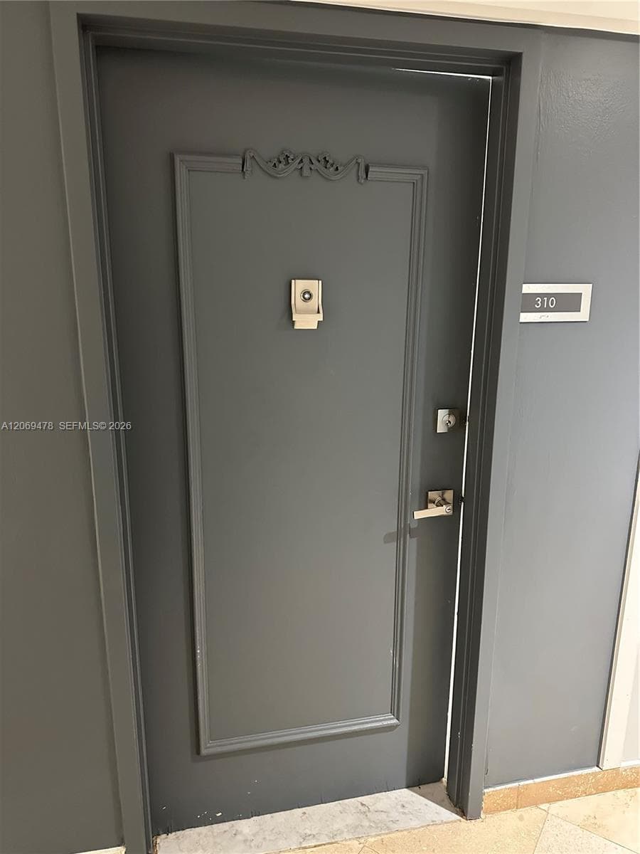 6039 Collins Ave 310 photo 19